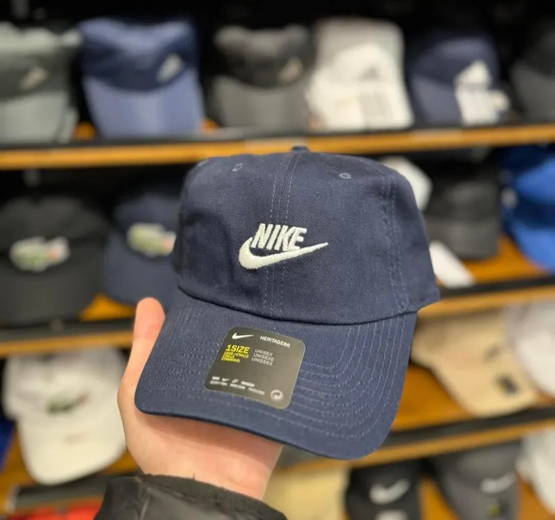 Casquettes : NIKE 